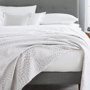 New West Elm Dots and Dashes Blanket (Frost Grey)